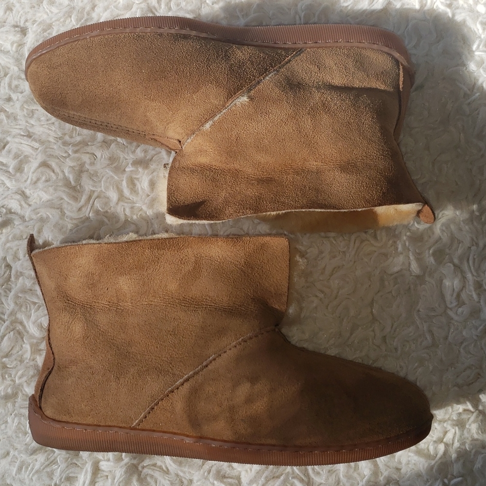 Minnetonka Golden Tan Sheepskin Ankle Boot Brand New Without Box 7 - Picture 9 of 16